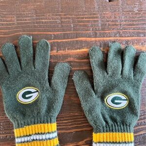 Green Knit Team Logo Gloves with Yellow Stripe